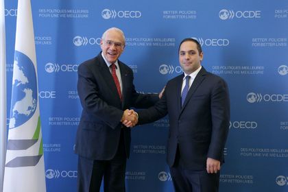 Министър Караниколов представи плана за действие на България за ОИСР пред съвета на организацията в Париж